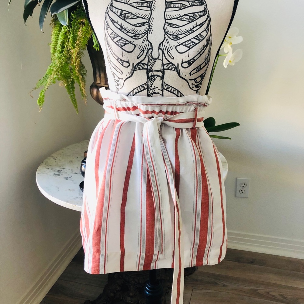 NWT High Waisted Sash Waist Mid-Thigh Skirt